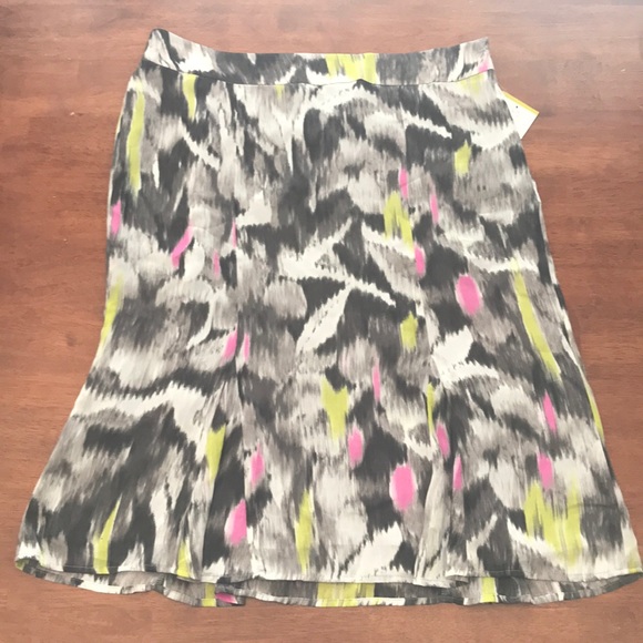 Jones Wear Dresses & Skirts - Jones Wear Skirt